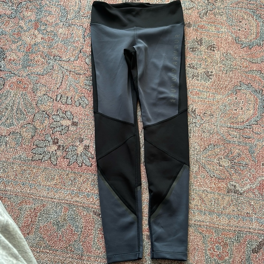 Under Armour size S leggings